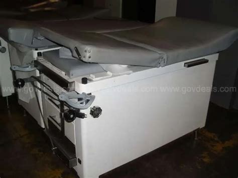 UNITED METAL FABRICATORS Exam Table For Sale and Wanted